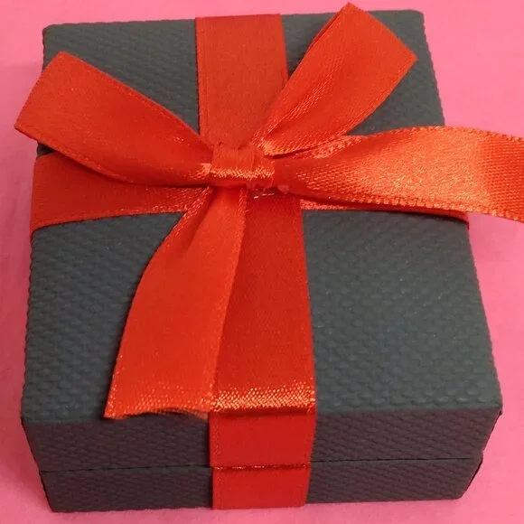 Nwt, White sapphire necklace - Picture 2 of 11